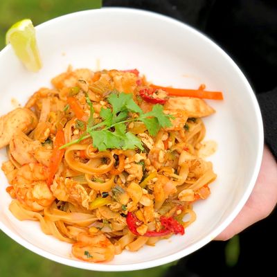 Thai chicken wok with shrimps recipe